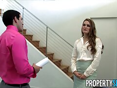 ແຟນ Analsex ນັກສມັກເລ່ນກໍາລັງເພີດເພີນກັບບົດຮຽນທາງຮູທະວານຄັ້ງທໍາອິດຂອງນາງ