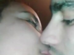 ເຫມາະຜິວເນື້ອສີຂາວແລະສີຜິວເນື້ອສີຂາວໃນ threesome ໃນ gym ໄດ້