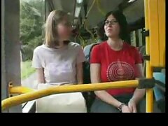 ໄວລຸ້ນຍີ່ປຸ່ນ fucked ປະມານຜູ້ຊາຍທີ່ມີ cock ໃຫຍ່ໃນລະຫວ່າງການ spectacle ກ້ອງ