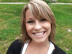 ການສໍ້ໂກງປະຕູຕໍ່ໄປຂອງ MILF ລັດເຊຍທີ່ໂຫດຮ້າຍ