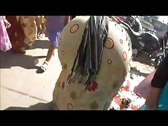 Latina ນັກສມັກເລ່ນເຮັດໃຫ້ຫົວ